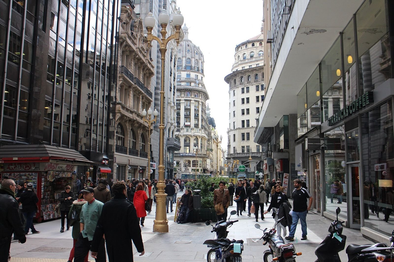 Calçadão da Rua Florida, no centro de Buenos Aires