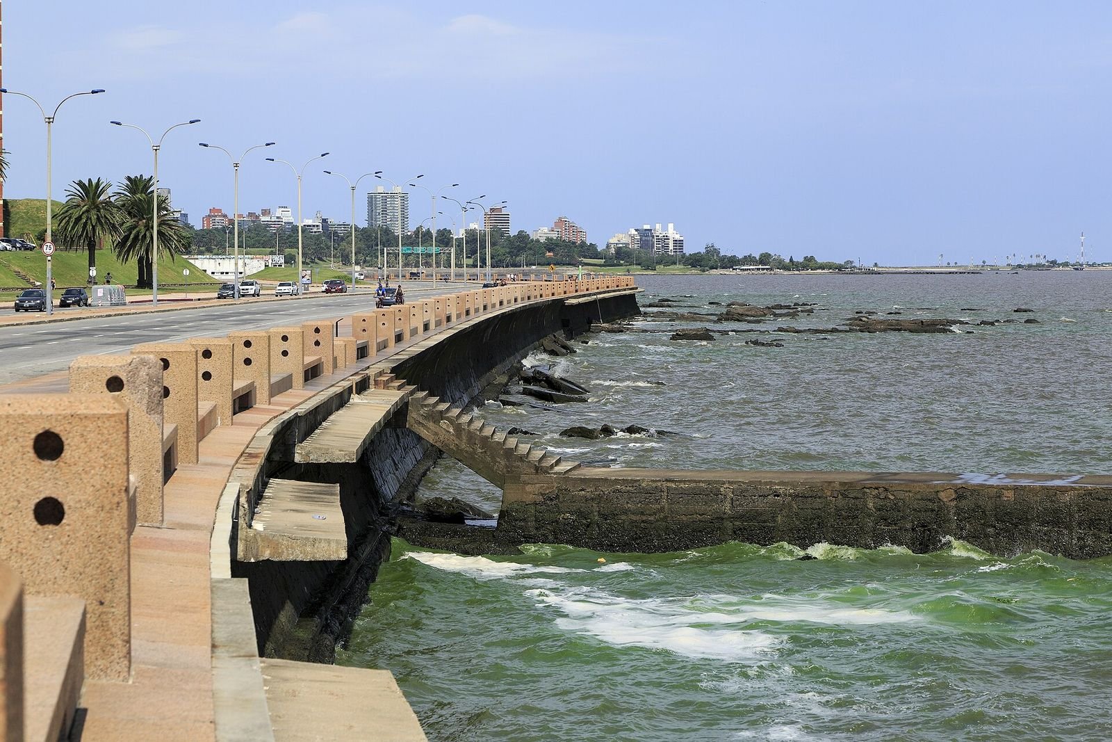 Buenos Aires Montevidéu: a Rambla de Montevidéu à beira do Rio da Prata